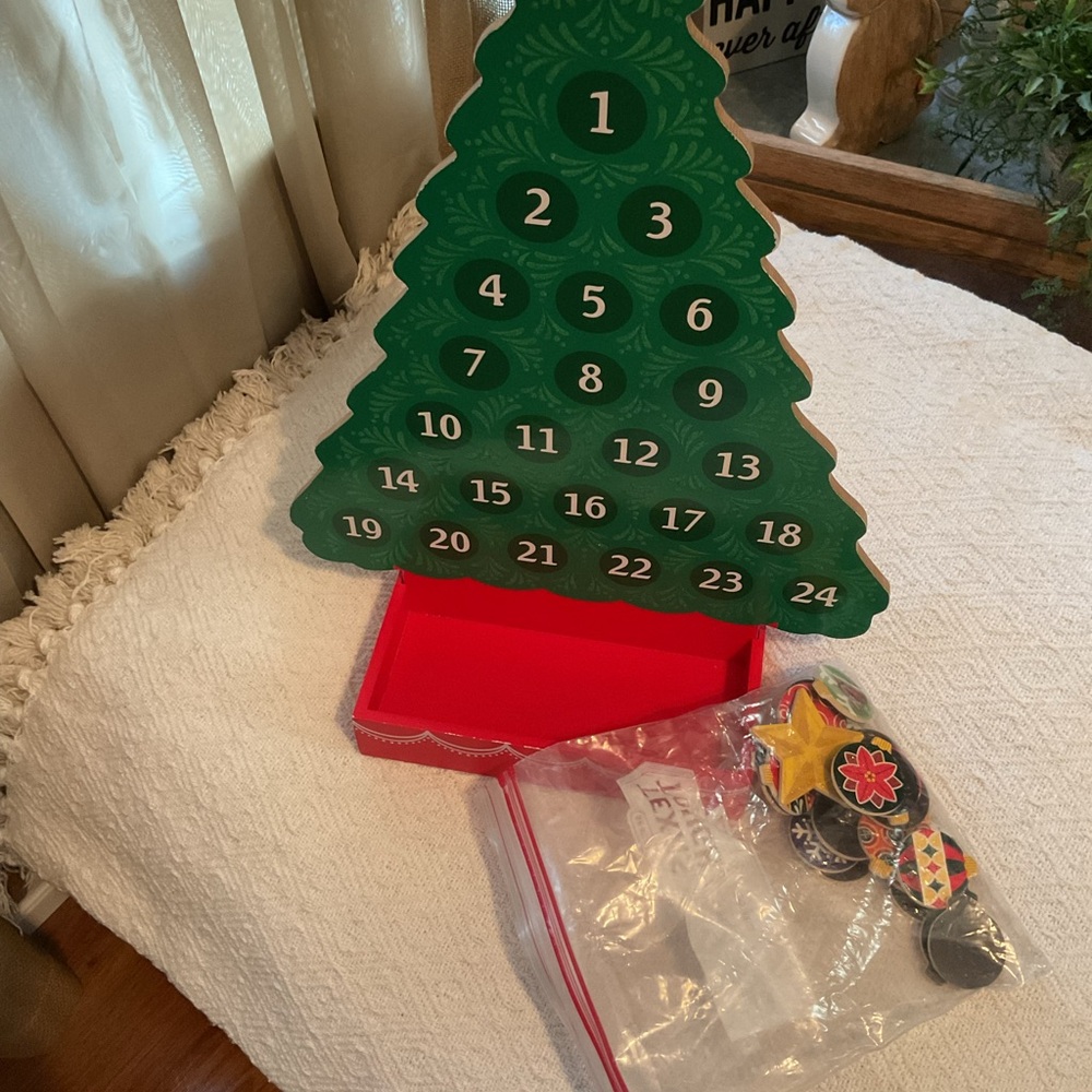 Melissa & Doug Wood Countdown To Christmas Tree Advent Calendar 3+ Magnetic